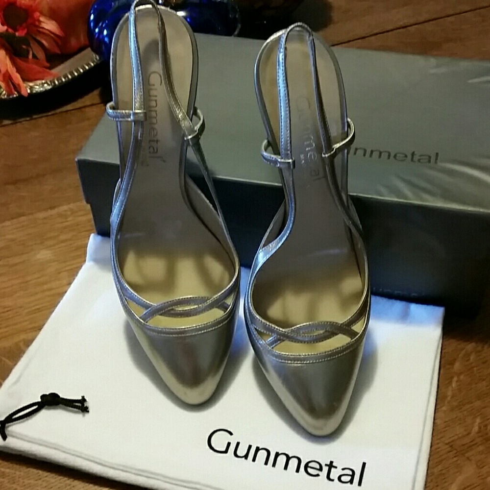 Gold tone sling bk pumps♡